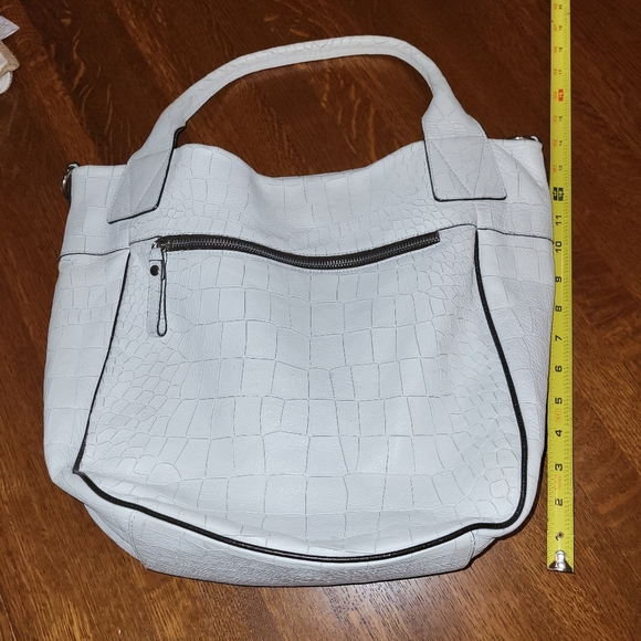 Perfect summer purse! Claudia Firenze large white leather bag! - Picture 3 of 7